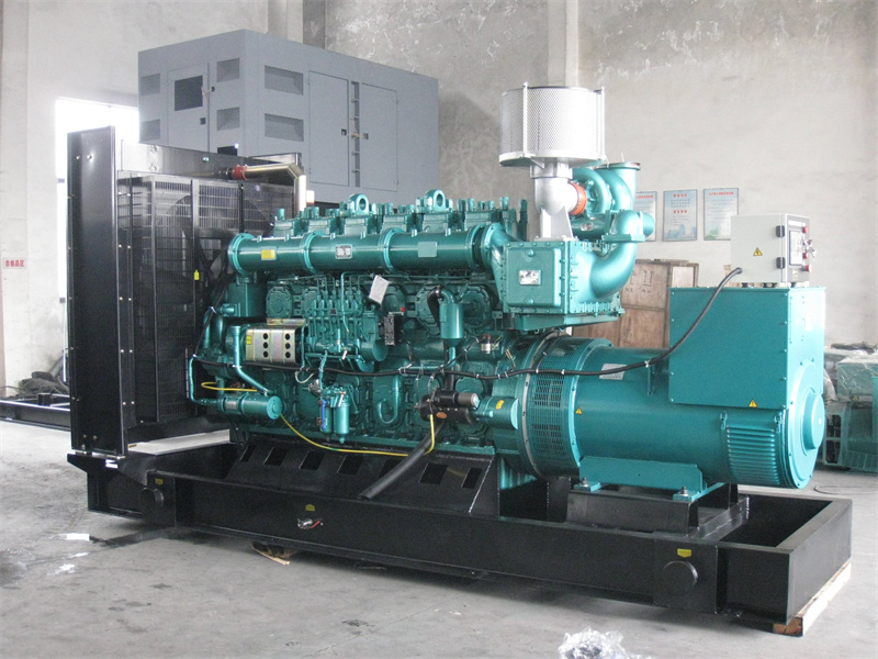 玉树200KW 柴油发电机的油耗是多少？