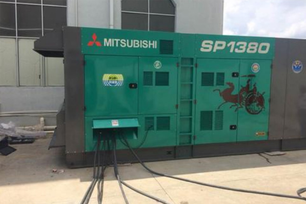 玉树为什么有些柴油发电机组的输出电压可以调节？