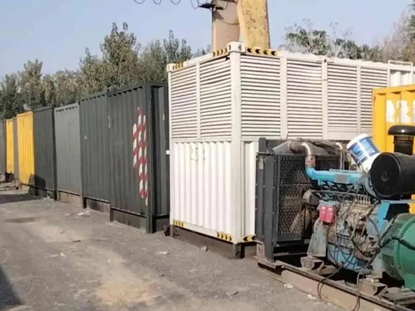 玉树200KW柴油发电机机组每小时油耗是多少？